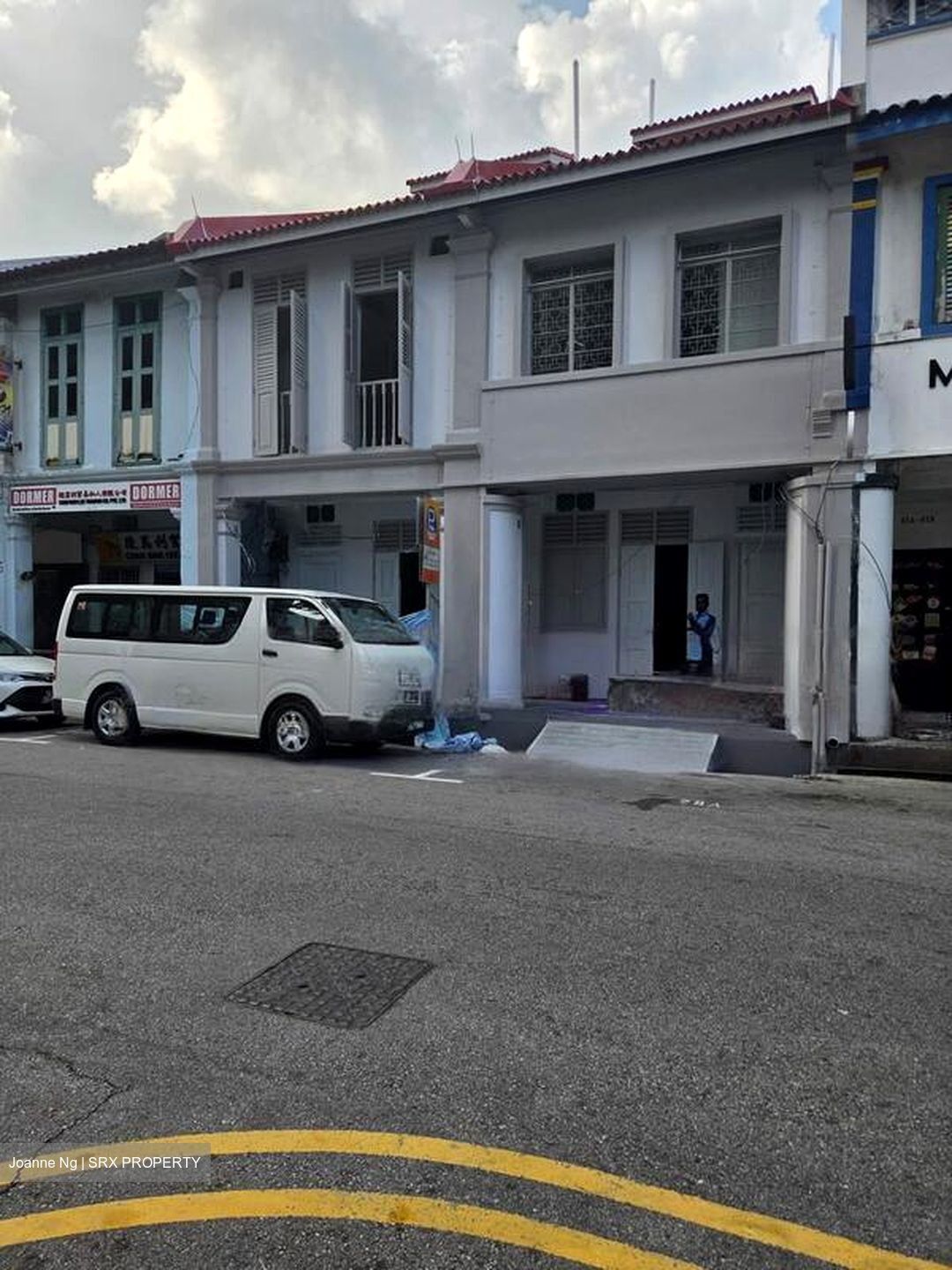Rowell Road (D8), Retail #477296261